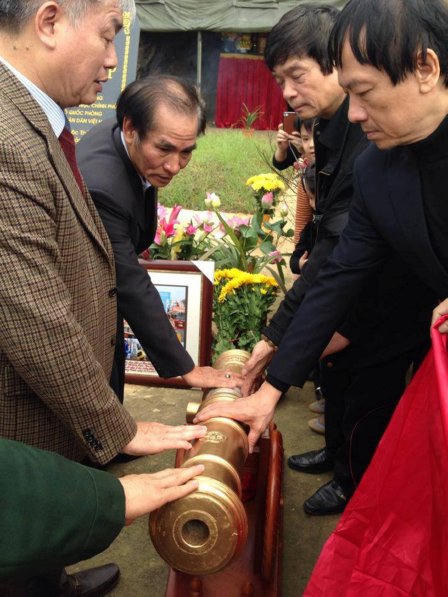 Những thông số đặc biệt trên bộ linh khí dâng lên Đại tướng